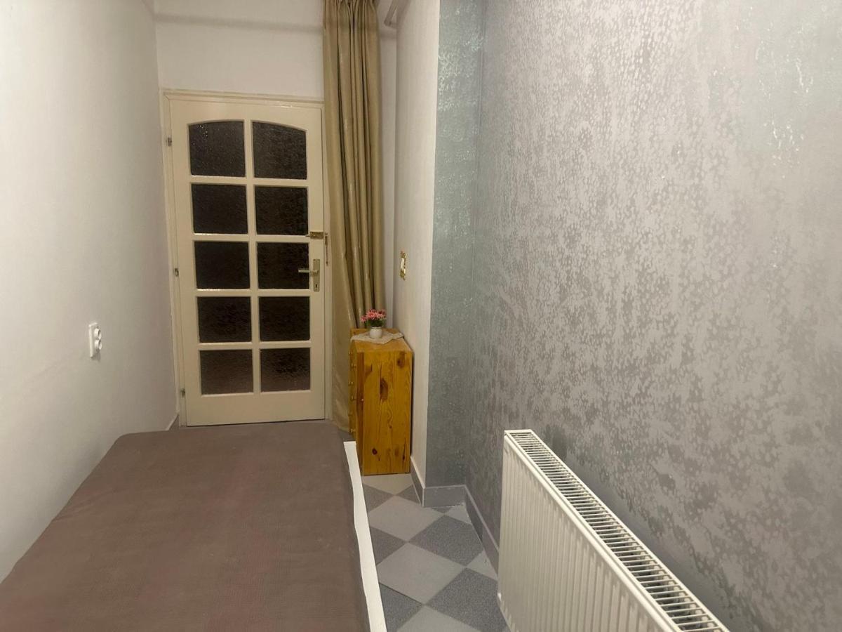 布达佩斯苹果酒店 Budapest Ngoại thất bức ảnh